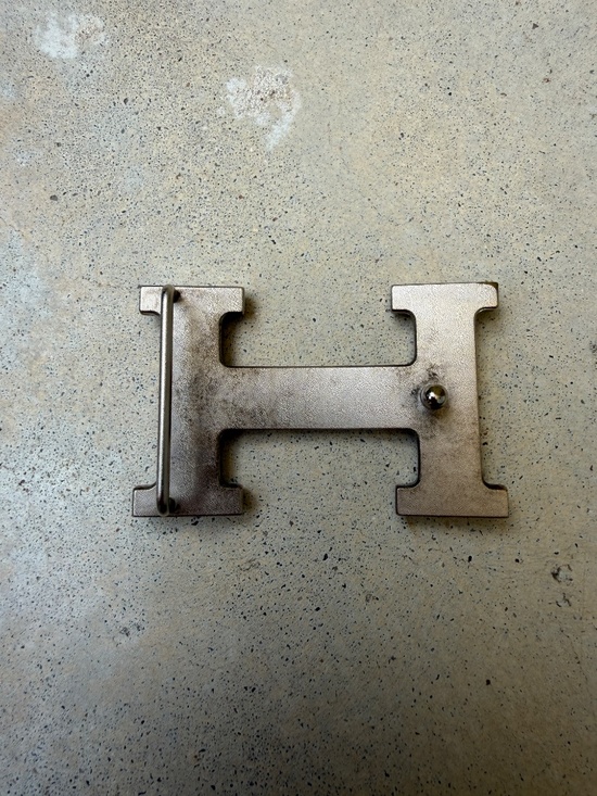 Silver H buckle with 2 Alligator belt strips included -